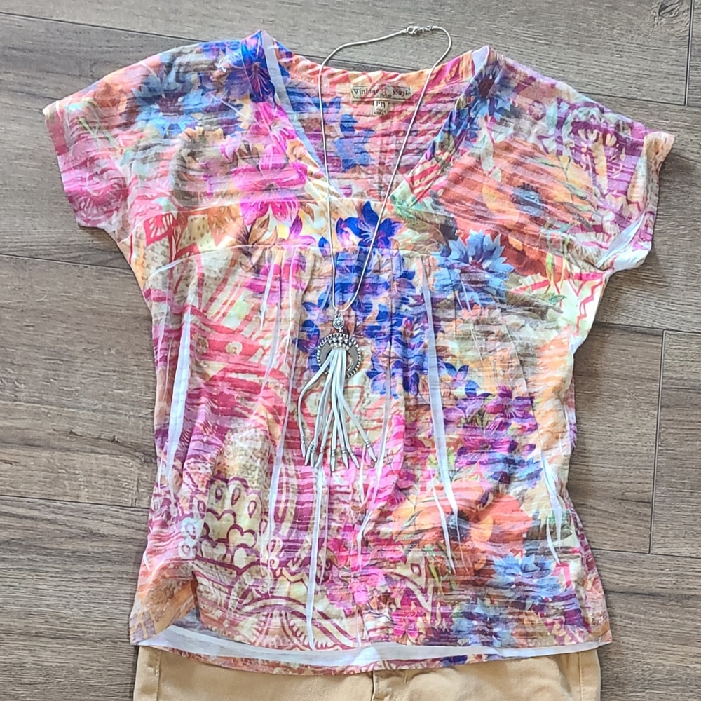 Lightly Worn! VINTAGE SUSIE - Cute Floral TieDye Style Top. Size Petite Medium.